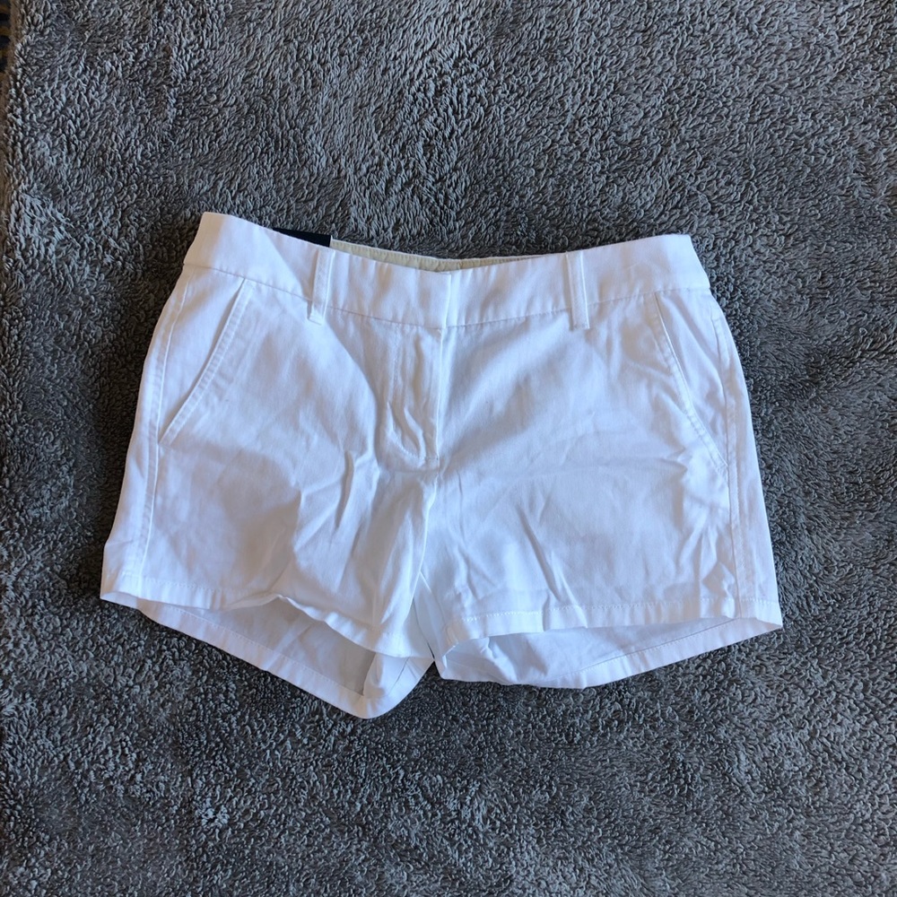 J Crew 3 1/2 in chino shorts